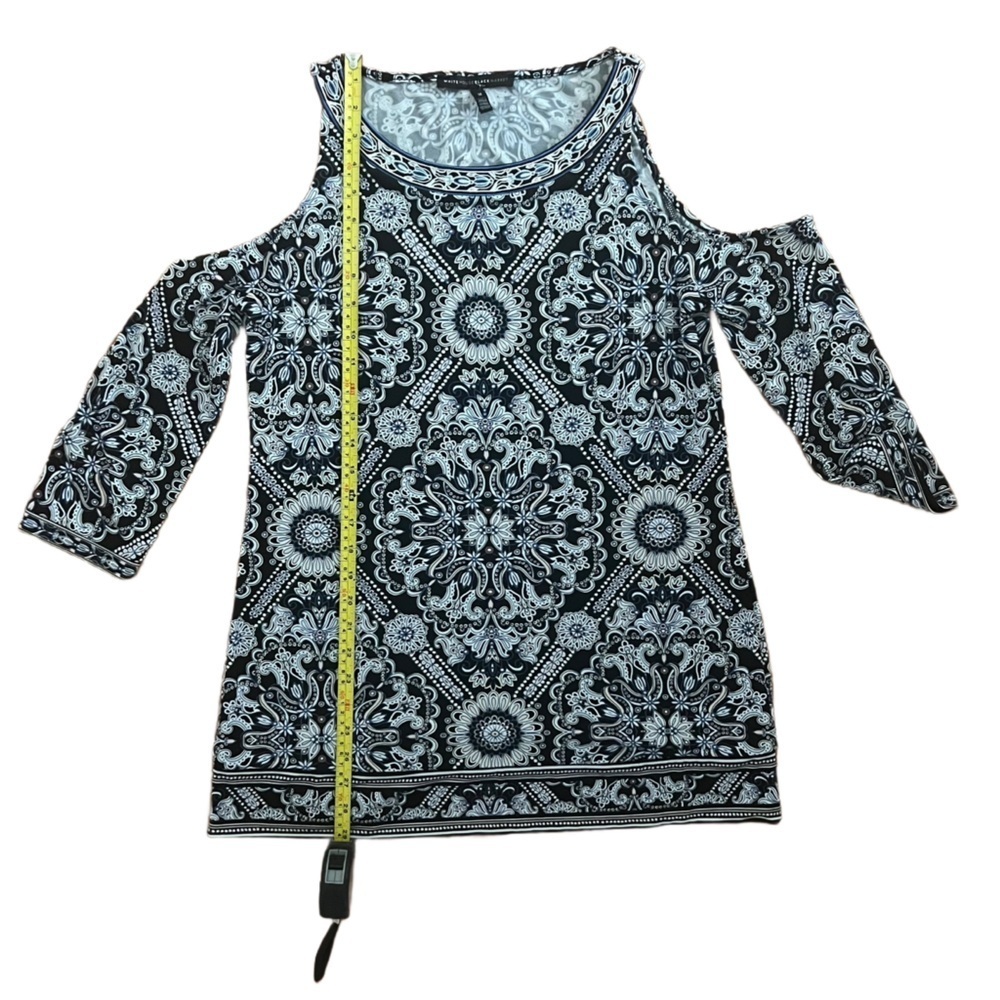 White House Black Market Black and White Patterned Top Size Medium Cold Shoulder - Picture 4 of 8